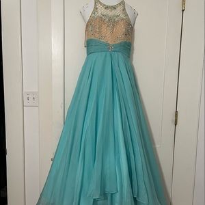 Size 14 girls formal gown!